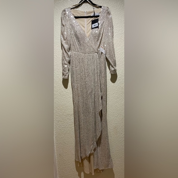 NWT Mac Duggal Sequin Wrap Evening Gown Silver Gold Toned Size 6 - Picture 6 of 12